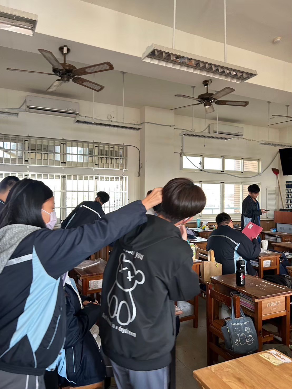 要對朋友和藹可親