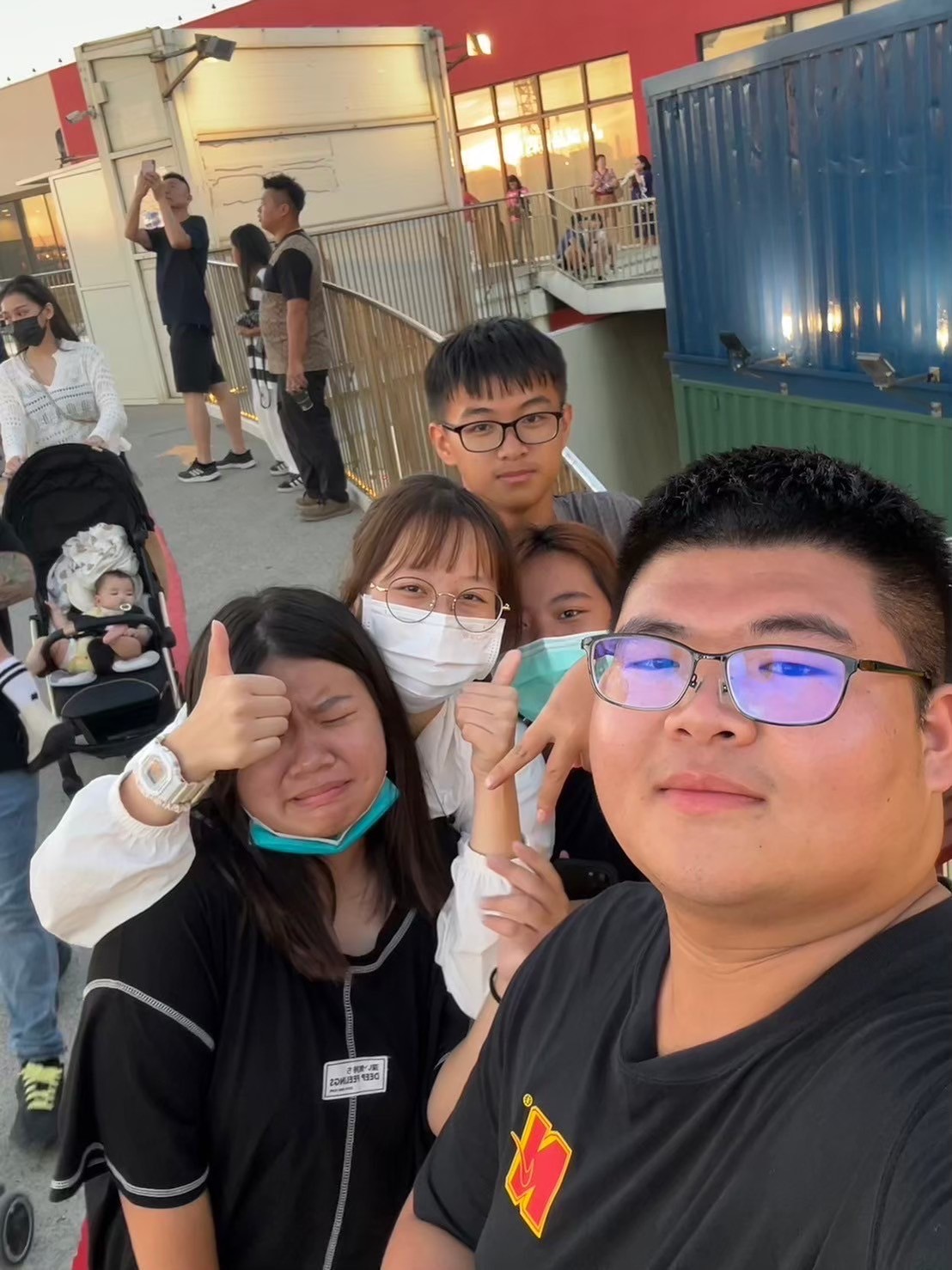 而且要記得表情管理呀!!